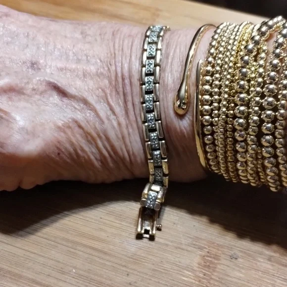 8" diamond accent bracelet - Picture 2 of 4